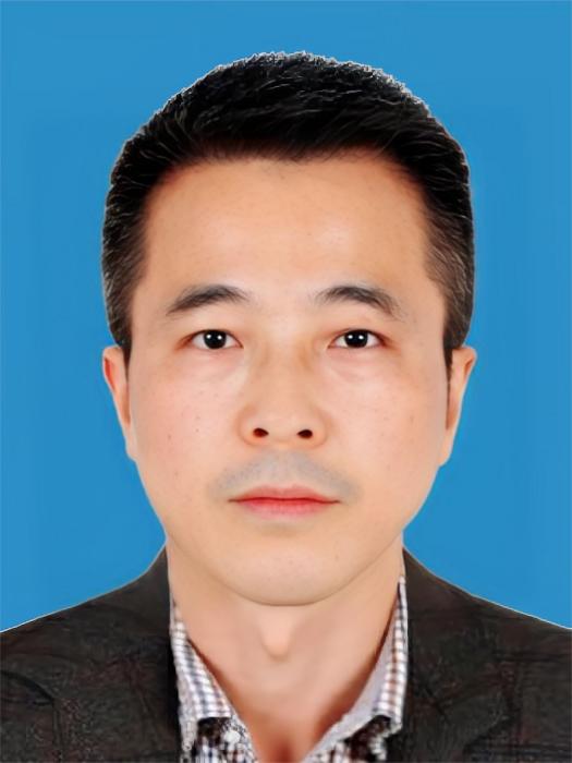 周強(江蘇省南京市江寧區人民政府副區長、黨組成員、江寧區委教育工委書記、區教育局局長) 周強(江蘇省南京市江寧區人民政府副區長、黨組成員、江寧區委教育工委書記、區教育局局長)