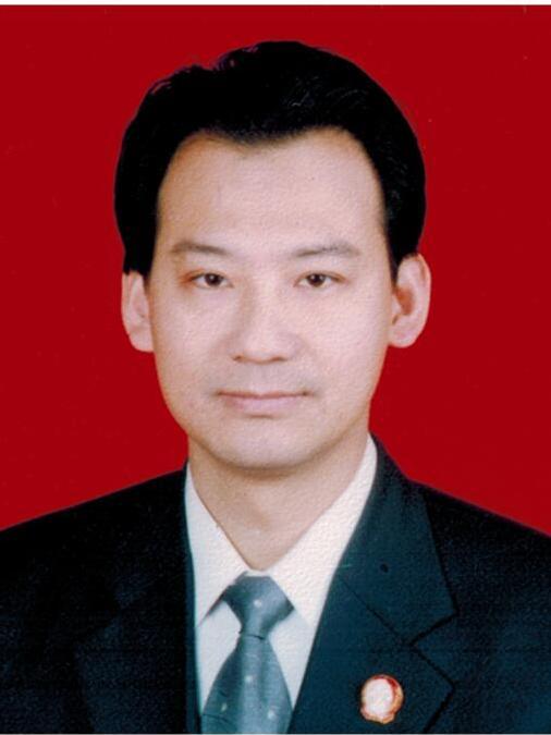 李方(陝西省西安市未央區司法局二級調研員) 李方(陝西省西安市未央區司法局二級調研員)
