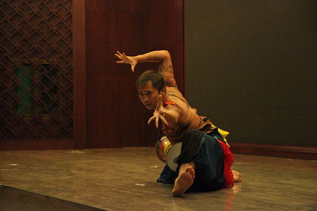 黎明東(西北民族大學舞蹈學院教授) 黎明東(西北民族大學舞蹈學院教授)