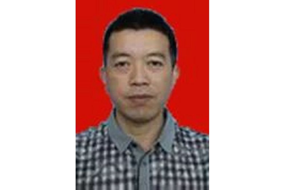 粟斌(甘肅省白銀市第十中學校長) 粟斌(甘肅省白銀市第十中學校長)