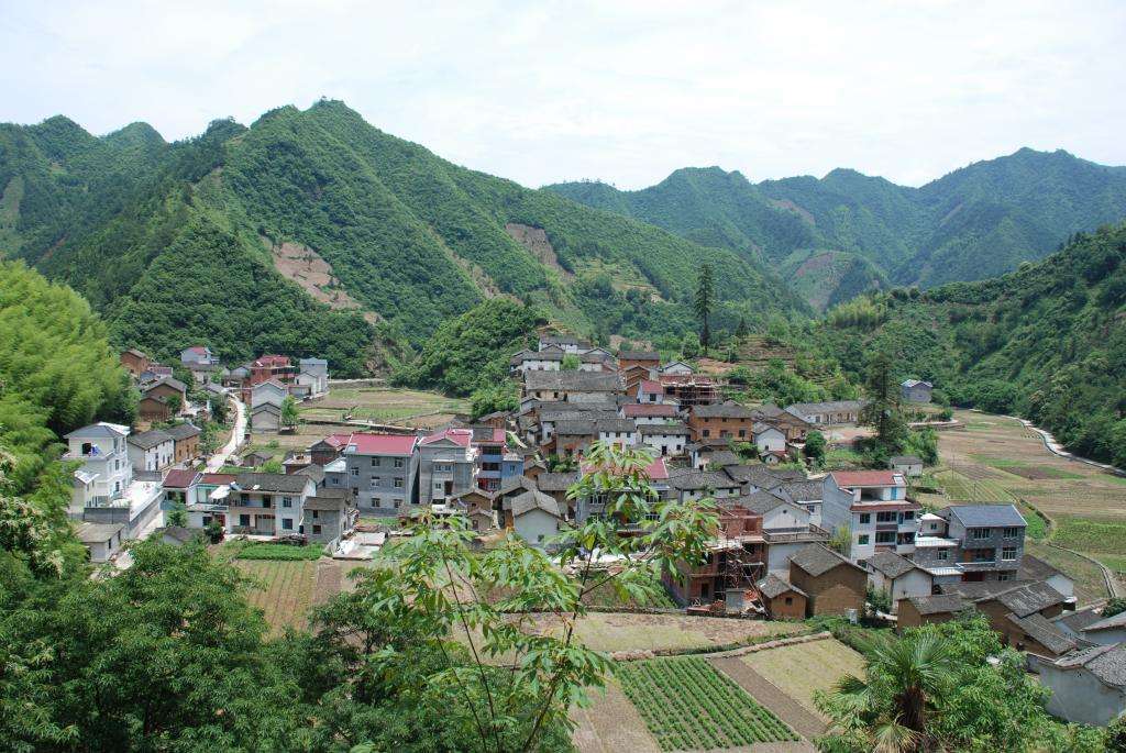 雌龍源村 雌龍源村