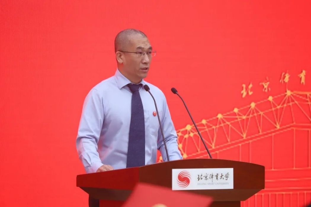 李衛(北京體育大學教授,博士生導師,冬、夏兩季奧運會“雙奧冠軍”教練) 李衛(北京體育大學教授,博士生導師,冬、夏兩季奧運會“雙奧冠軍”教練)