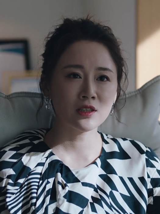 唐婭(《我要逆風去》中由張芯寧飾演的角色) 唐婭(《我要逆風去》中由張芯寧飾演的角色)