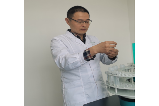 郭利紅(四川金象賽瑞化工股份有限公司設計部副部長) 郭利紅(四川金象賽瑞化工股份有限公司設計部副部長)