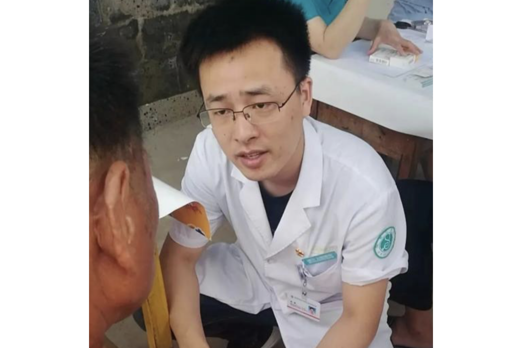 邱斌(濰坊衛恩醫院中醫科主任) 邱斌(濰坊衛恩醫院中醫科主任)