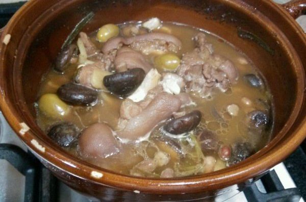 豬蹄香菇湯
