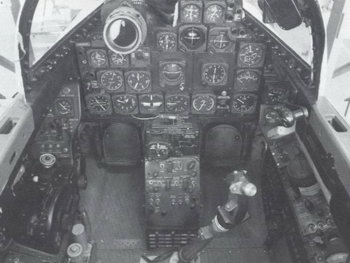 F-94C 前座艙布局