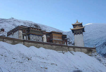 雪域聖地--洛卓沃龍寺