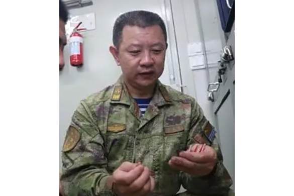馮成軍(中國東部戰區海軍某部一級軍士長) 馮成軍(中國東部戰區海軍某部一級軍士長)