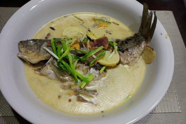 火腿鯽魚湯 火腿鯽魚湯