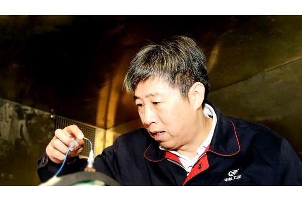 白曉東(航空工業飛彈院副總師) 白曉東(航空工業飛彈院副總師)