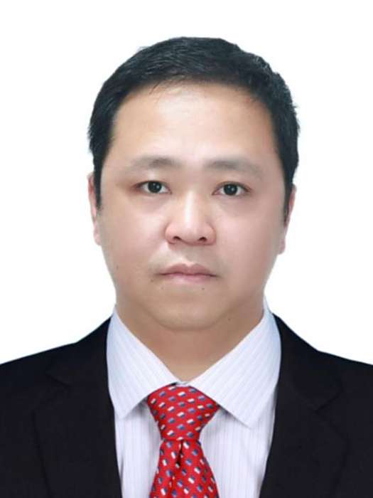 李飛(貴州省銅仁市思南縣司法局黨組成員、副局長)