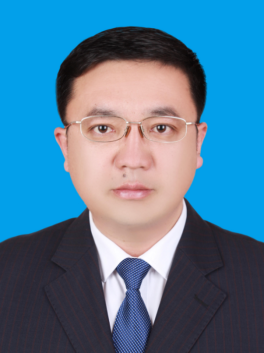 劉強峰(青海省西寧市副市長、西寧市城中區委書記、一級調研員) 劉強峰(青海省西寧市副市長、西寧市城中區委書記、一級調研員)