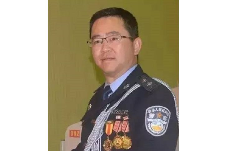梁泓(貴州省未成年犯管教所醫院院長) 梁泓(貴州省未成年犯管教所醫院院長)