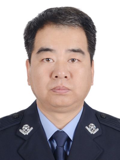 趙雄(內蒙古自治區呼和浩特鐵路公安局包頭公安處治安支隊治安三大隊原一級警長) 趙雄(內蒙古自治區呼和浩特鐵路公安局包頭公安處治安支隊治安三大隊原一級警長)