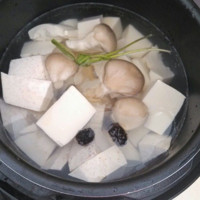 素煲湯 素煲湯