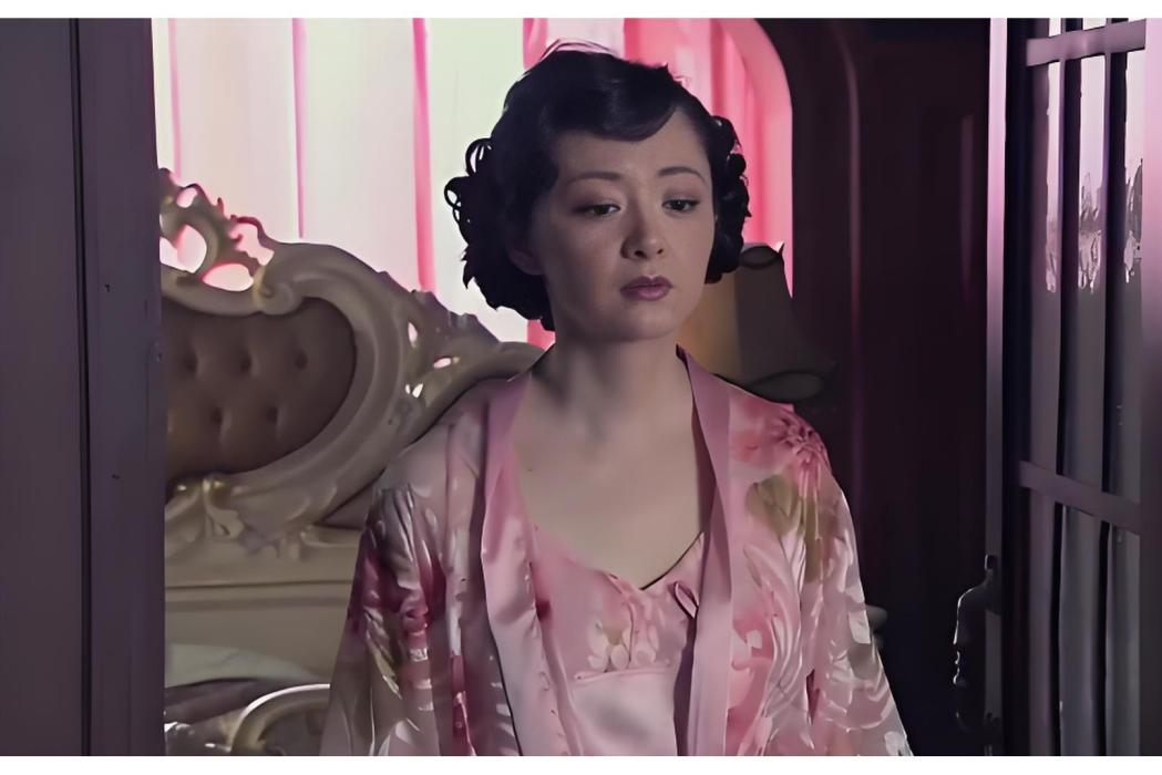 王月英(傳奇抗日劇《上海灘之生死較量》中的角色) 王月英(傳奇抗日劇《上海灘之生死較量》中的角色)
