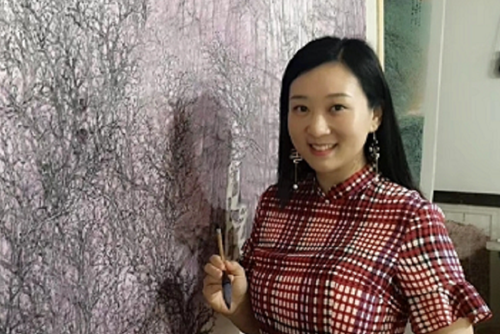 明媚(江漢大學美術學院教授) 明媚(江漢大學美術學院教授)