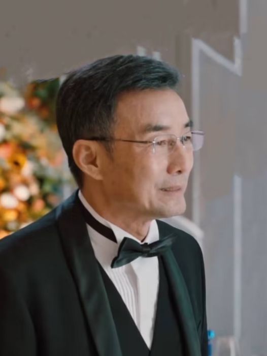 沈筠(現實主義家庭劇《小滿生活》中的角色) 沈筠(現實主義家庭劇《小滿生活》中的角色)