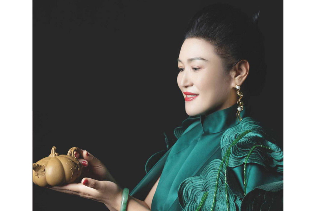 范菊華(上海市工藝美術大師) 范菊華(上海市工藝美術大師)