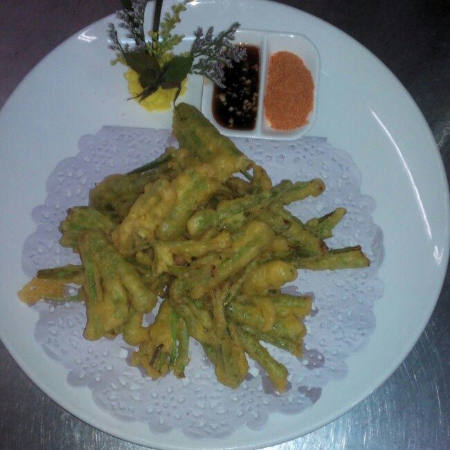 油炸菠菜根 油炸菠菜根