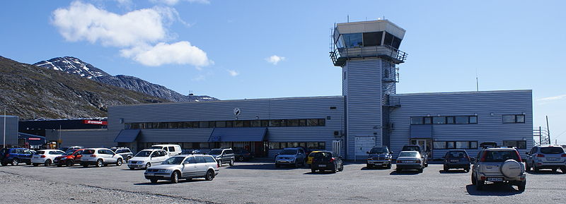 努克機場航站樓和塔台