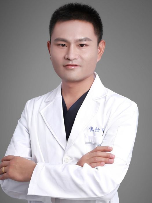 李小毅(蘭溪優仕口腔門診部醫生) 李小毅(蘭溪優仕口腔門診部醫生)