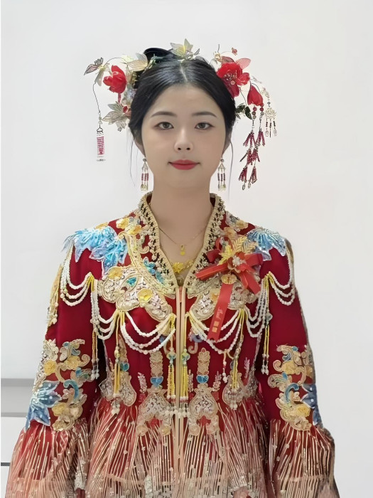 黃慧敏(武警福建莆田某部中隊長李鴻凱妻子) 黃慧敏(武警福建莆田某部中隊長李鴻凱妻子)