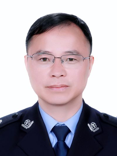 李松(貴州省畢節市大方縣公安局黨委委員、政工科科長) 李松(貴州省畢節市大方縣公安局黨委委員、政工科科長)