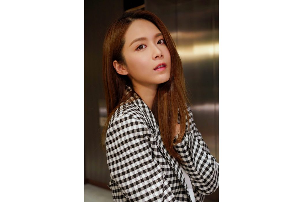 艾妮(中國香港女歌手) 艾妮(中國香港女歌手)