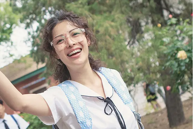 關欣(愛情喜劇電影《脫單告急》中的女主角) 關欣(愛情喜劇電影《脫單告急》中的女主角)