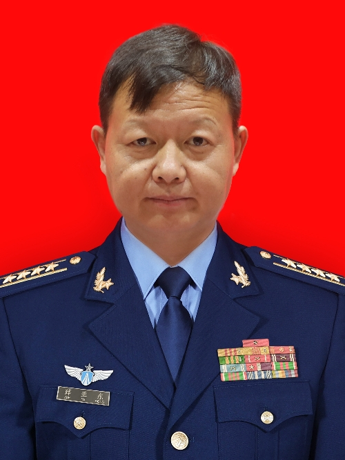 薛亞東(中國人民解放軍某部隊政治委員,上海市第十六屆人大代表) 薛亞東(中國人民解放軍某部隊政治委員,上海市第十六屆人大代表)