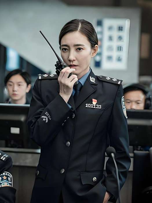 關潔(電影《金錢堡壘》中的女警察角色) 關潔(電影《金錢堡壘》中的女警察角色)