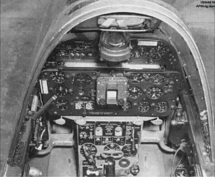 F7F-3N飛行員座艙