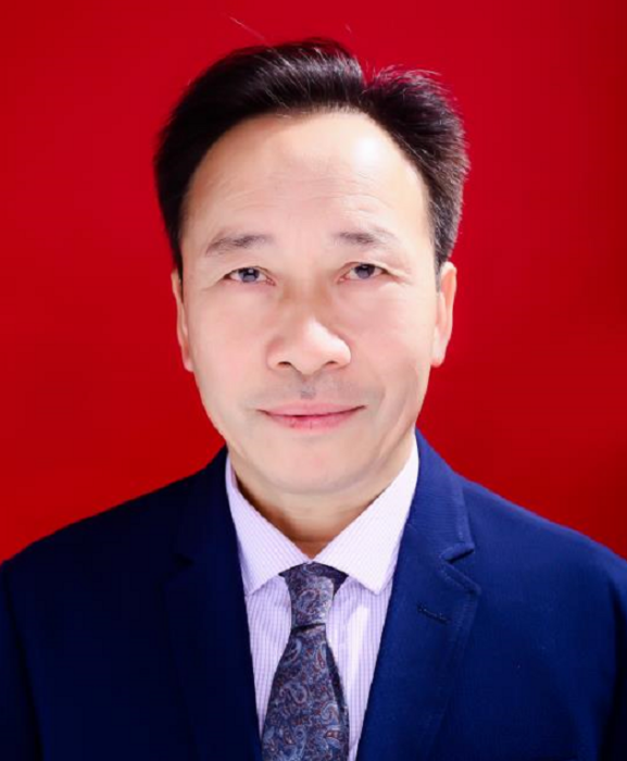 蔡鐵光(中國華夏易經研究學院副院長) 蔡鐵光(中國華夏易經研究學院副院長)