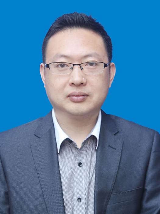 郭小波(四川省射洪市委教育工委副書記、射洪市教育體育局黨組成員) 郭小波(四川省射洪市委教育工委副書記、射洪市教育體育局黨組成員)